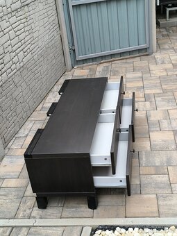 Prodám TV stolek (Komodu) IKEA Besta - 3