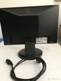 MONITOR SAMSUNG 19" - 494 mm - 3