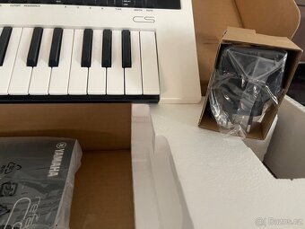 Yamaha Reface CS Synthesizer - 3