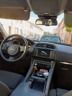 Jaguar f Pace - 3