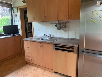 Kuchyň. Celkem 730 cm. Možno i kusy nebo elektro. - 3