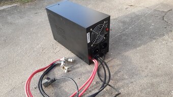 Záložní zdroj a napěťový měnič MPU-700-12 - 3