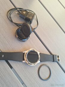 Hodinky Samsung Gear S3 poškozené - 3