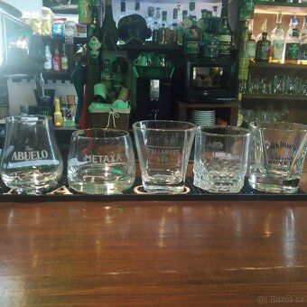 PIVNÍ A ALKO SKLO Z HOSPODY/BARU - 3