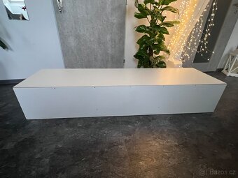 Stolek pod televizi - 3