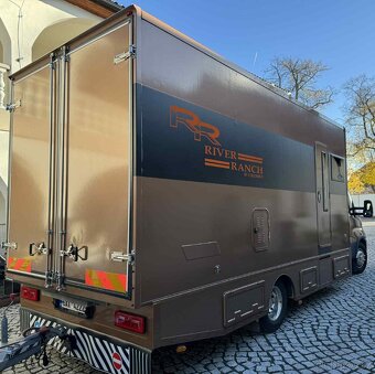 Obytný automobil Iveco - 3