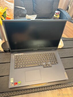 Velký herní notebook Lenovo Legion - 3