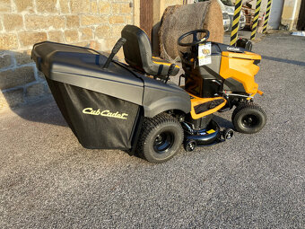 Zahradní traktor Cub Cadet XT 2 QR 106 - 3