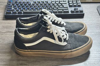 Vans vel. 40.5 téměř nové - 3