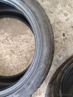 225/45R17 - 3