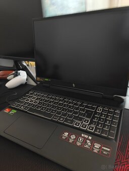 Nitro 16 , rtx 4070 , 2x SSD . - 3