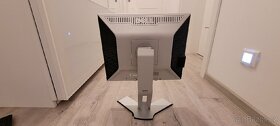 Monitor DELL úhlopříčka 19 "(48 cm)
- 3