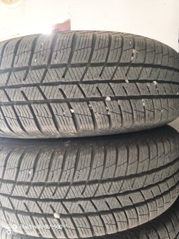 Zimní pneumatiky 195/65 R15 na disku VW 5x100. - 3