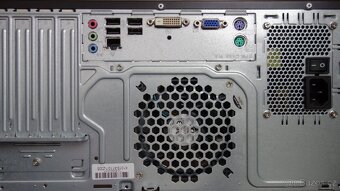 FUJITSU Esprimo stolní počítač - 3