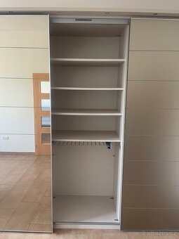 Šatní skříň - 3