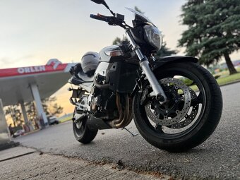 Suzuki GSR 600 - 3