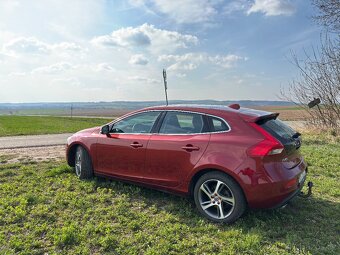 Volvo V40 D4 2.0L 140kW momentum - 3