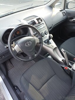 Auris. 94000km. Automatická prevodovka - 3