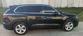 Volkswagen Touareg 3.0TDi R-line 4Motion TipTronic 2023 - 3