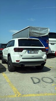 Jeep GrandCherokee wk2 - top stav - komplet po go - 3