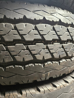 215/70R15C 109/107S Bridgestone Duravis R630 - 3