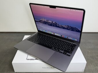 MacBook Air 13'' 2022 / M2 / 8GB / 256GB SSD / Space Gray - 3