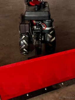 Vari traktůrek s radlici - 3