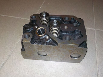 Hlava válce kompletní s ventily Zetor 4911 - 7745 - 3