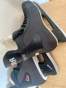 Pánské brusle VECRA WINNING LINE 161 vel, 11 - 3