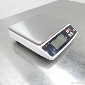 Digitální kuchyňská váha do 10 kg - dělení: 1 gram - 3