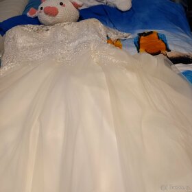 Svatebňi šaty a zavoj - 3