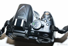 Nikon D5200 + příslušenství ( jen 190 exp.) - 3