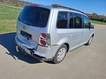 VW Touran 1.9 TDI 77kw Klima Model 2007 Facelift///Havárie// - 3