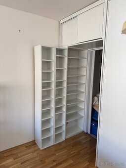 Knihovny NOVE od truhlare na miru - 3