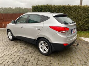 HYUNDAI IX35 1,7 CRDI TRIKOLOR 4X2 / STYLE / 2012 - 3