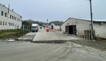 Pronájem poloviny haly 675 m2 Všetice - 3