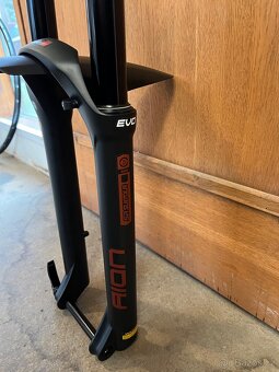 Vidlice SR Suntour AION35 EVO Boost - 3