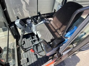 Minibagr Kubota KX019-4 - 3