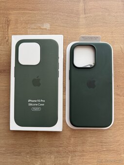 Silikonový kryt na iPhone 15 Pro s MagSafe - 3