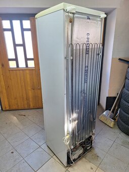 Lednička s mrazničkou - 3