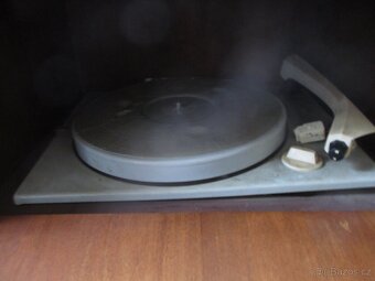 Retro rádio gramofon - 3