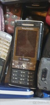Bedna(cca 433ks) mobilních telefonů1ks 35kč - 3
