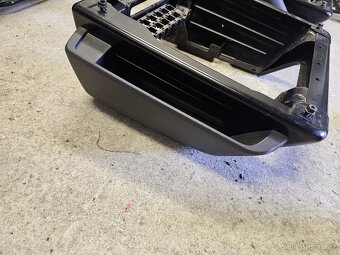 Konzole podstavec sedačky VW T5 T5.1 T6 - 3