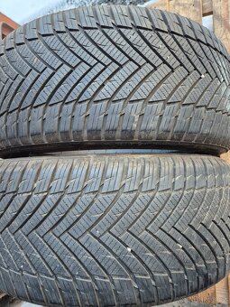 225/40 r18-2kusy celorocni pneu 6,5mm - 3