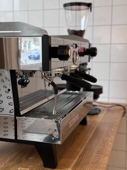 Kávovar La Marzocco Linea PB 2AV - 1 měsíc v provozu - 3