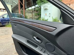 Bmw e60 e61 dekor tmavy bambus - 3