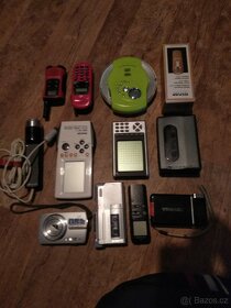 Discman,diktafon,dig.foťák Olympus Mju 840,starý hry... - 3