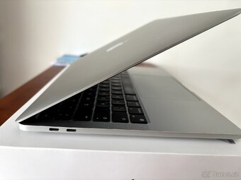 MacBook Pro 13" (M1, 2020) / 8GB/ 256 GB SSD - 3