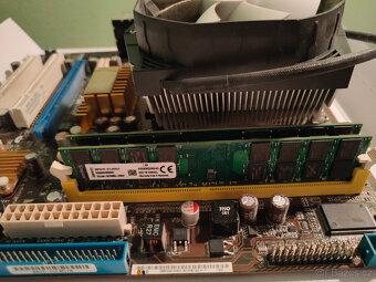 Asus M4A78-VM+AMD Athlon II X4 630+2x4GB DDR2 - 3