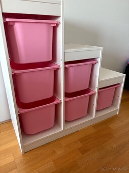 TROFAST schody bílé, růžové boxy - 3